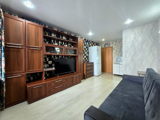 Продам однокомнатную (1-комн.) квартиру, Октябрьская ул, 16, Никольское г