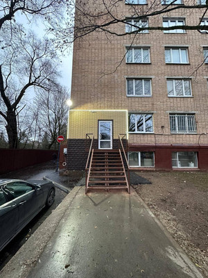 Продам торговое помещение 35 м2, 50 лет Октября ул, 6, Москва г