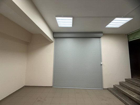 Продам торговое помещение 35 м2, 50 лет Октября ул, 6, Москва г