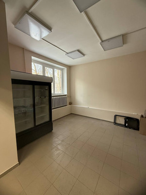 Продам торговое помещение 35 м2, 50 лет Октября ул, 6, Москва г