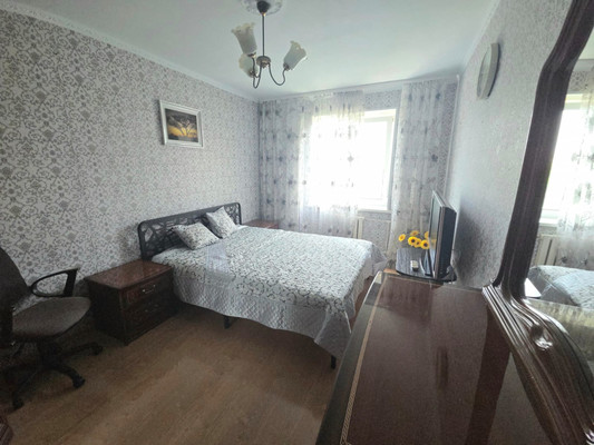 Продам двухкомнатную (2-комн.) квартиру, Нахимовская ул, 35, Находка г