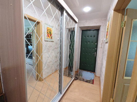 Продам двухкомнатную (2-комн.) квартиру, Нахимовская ул, 35, Находка г