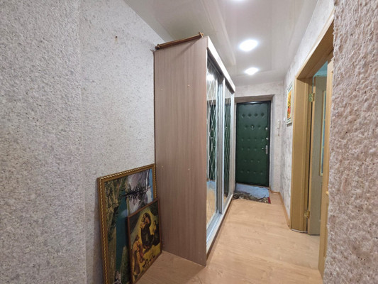 Продам двухкомнатную (2-комн.) квартиру, Нахимовская ул, 35, Находка г