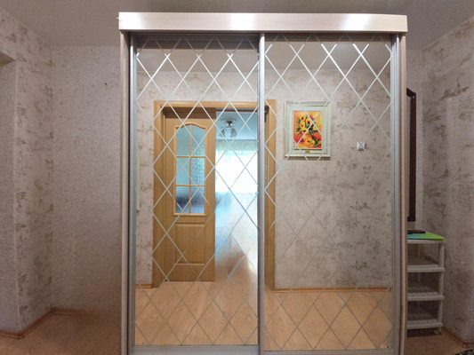 Продам двухкомнатную (2-комн.) квартиру, Нахимовская ул, 35, Находка г