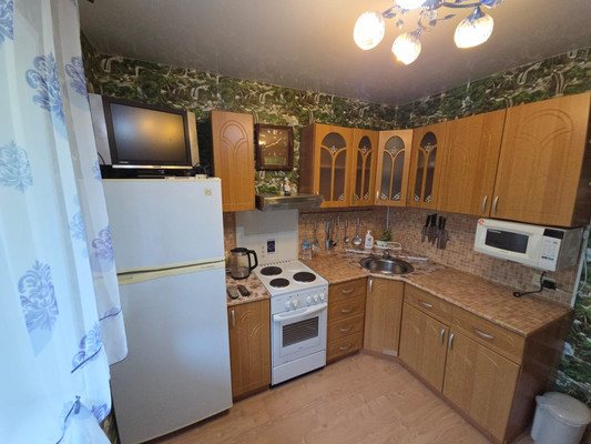 Продам двухкомнатную (2-комн.) квартиру, Нахимовская ул, 35, Находка г