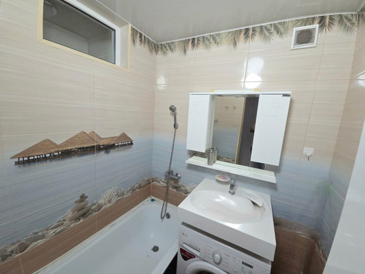 Продам двухкомнатную (2-комн.) квартиру, Нахимовская ул, 35, Находка г