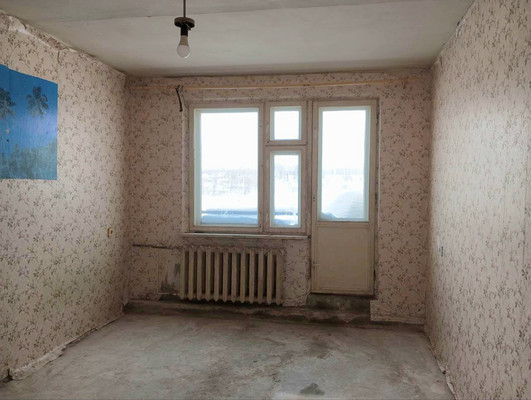 Продам трехкомнатную (3-комн.) квартиру, Молодежная ул, 17, Савино д