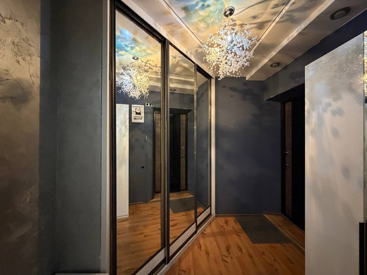 Продам двухкомнатную (2-комн.) квартиру, Пионерская ул, 8, Комсомольск-на-Амуре г