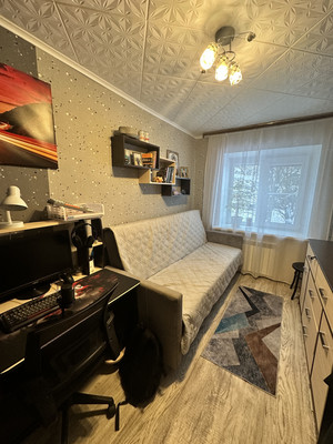 Продам двухкомнатную (2-комн.) квартиру, Культуры ул, 5, Красный Бор гп