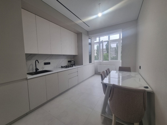 Продам двухкомнатную (2-комн.) квартиру, Мовсисяна ул, 9, Нальчик г