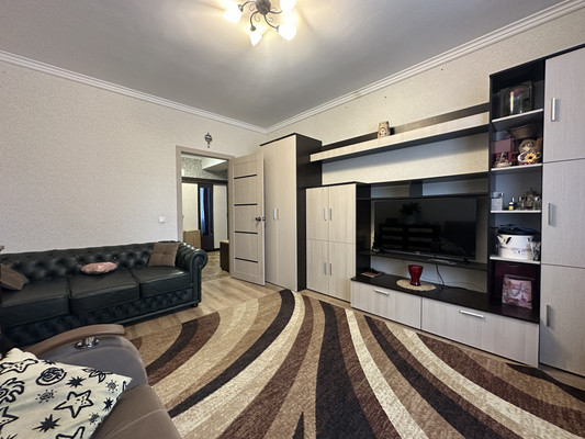 Продам трехкомнатную (3-комн.) квартиру, Дмитровская ул, 3, Базарово д