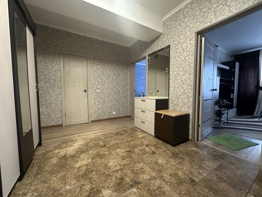 Продам трехкомнатную (3-комн.) квартиру, Дмитровская ул, 3, Базарово д