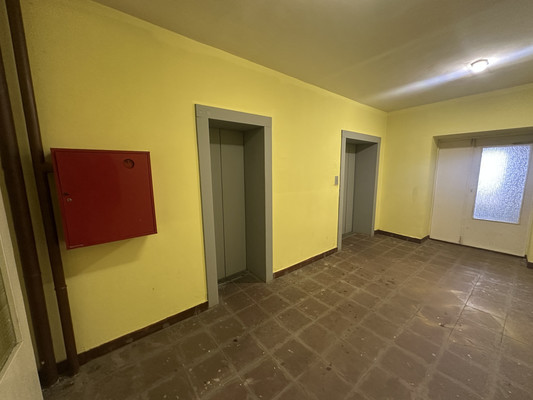 Продам трехкомнатную (3-комн.) квартиру, Дмитровская ул, 3, Базарово д