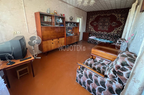 Продам трехкомнатную (3-комн.) квартиру, Чапаева ул, 12, Каневская ст-ца