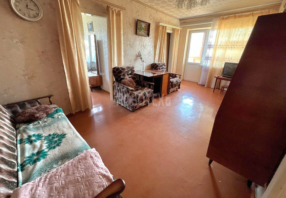 Продам трехкомнатную (3-комн.) квартиру, Чапаева ул, 12, Каневская ст-ца