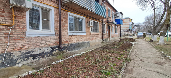 Продам трехкомнатную (3-комн.) квартиру, Чапаева ул, 12, Каневская ст-ца