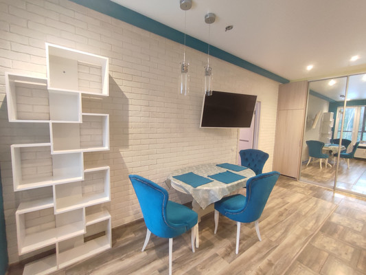 Продам двухкомнатную (2-комн.) квартиру, Любимая (Черная Речка мкр.) ул, 5, Сертолово г