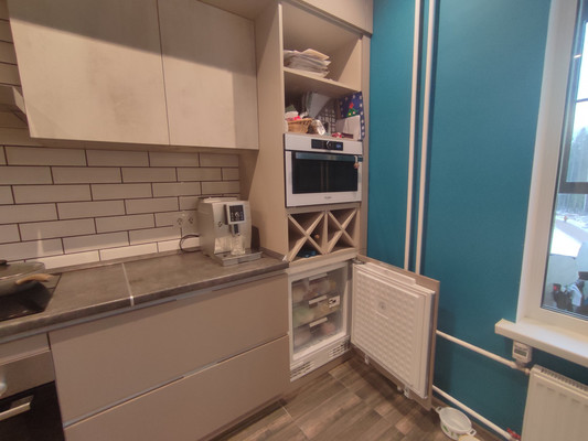 Продам двухкомнатную (2-комн.) квартиру, Любимая (Черная Речка мкр.) ул, 5, Сертолово г