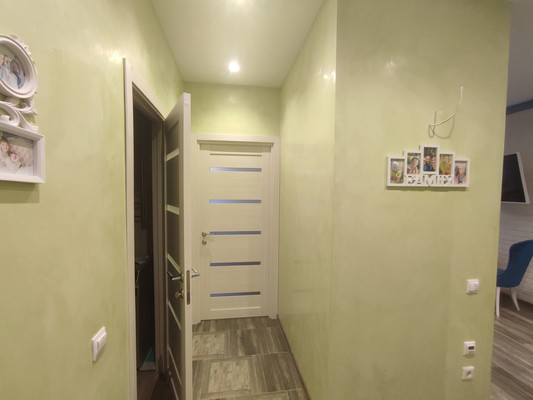 Продам двухкомнатную (2-комн.) квартиру, Любимая (Черная Речка мкр.) ул, 5, Сертолово г