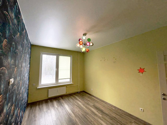 Продам двухкомнатную (2-комн.) квартиру, Любимая (Черная Речка мкр.) ул, 5, Сертолово г