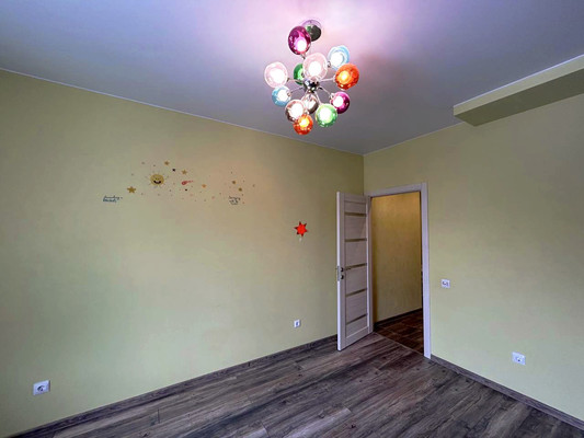 Продам двухкомнатную (2-комн.) квартиру, Любимая (Черная Речка мкр.) ул, 5, Сертолово г