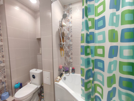 Продам двухкомнатную (2-комн.) квартиру, Любимая (Черная Речка мкр.) ул, 5, Сертолово г