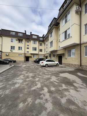 Продам двухкомнатную (2-комн.) квартиру, Ошнокова ул, 42, Нарткала г