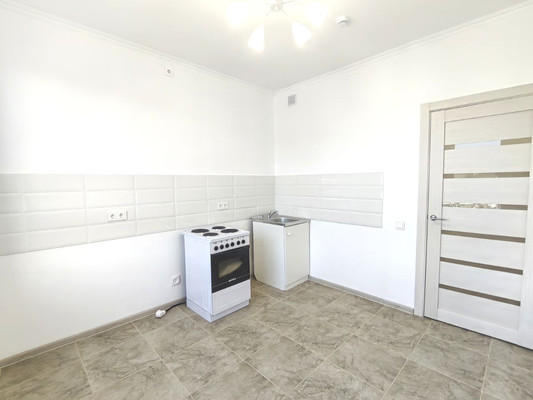 Продам трехкомнатную (3-комн.) квартиру, Надымский проезд, 15, Городище д