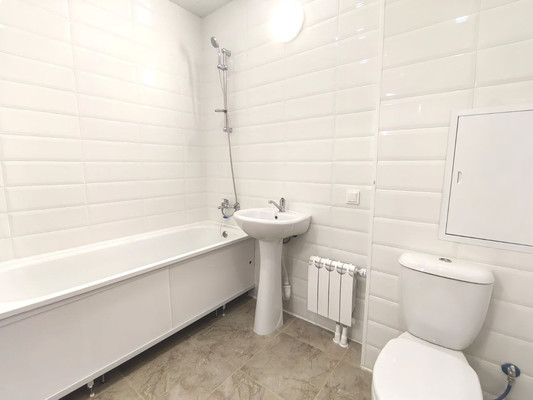 Продам трехкомнатную (3-комн.) квартиру, Надымский проезд, 15, Городище д