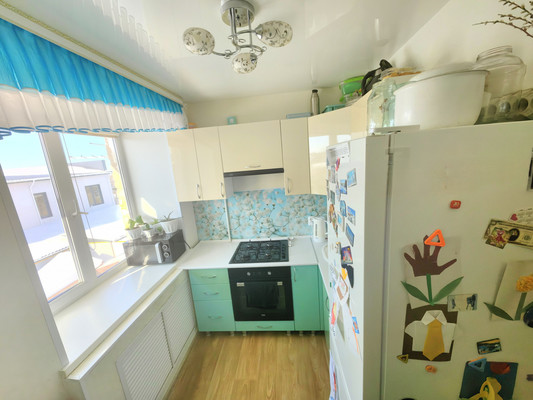 Продам трехкомнатную (3-комн.) квартиру, Малая Садовая ул, 47, Ишим г