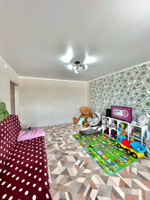 Продам двухкомнатную (2-комн.) квартиру, Большая ул, 171, Ишим г