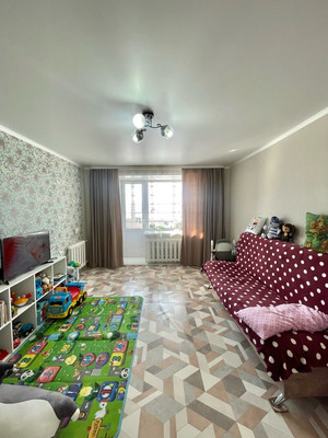 Продам двухкомнатную (2-комн.) квартиру, Большая ул, 171, Ишим г