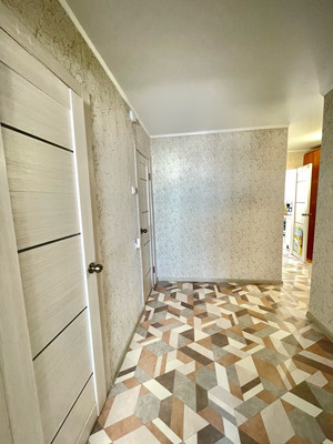 Продам двухкомнатную (2-комн.) квартиру, Большая ул, 171, Ишим г