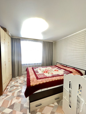 Продам двухкомнатную (2-комн.) квартиру, Большая ул, 171, Ишим г