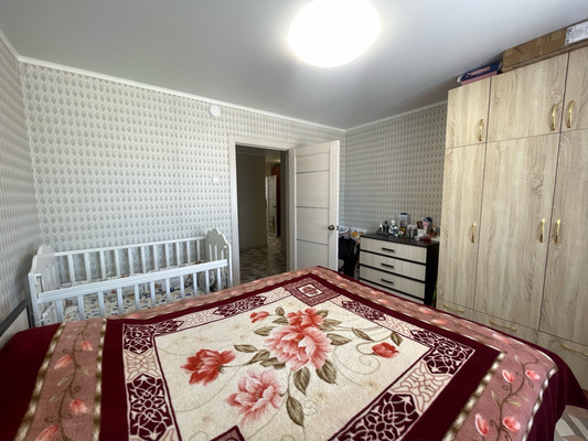 Продам двухкомнатную (2-комн.) квартиру, Большая ул, 171, Ишим г