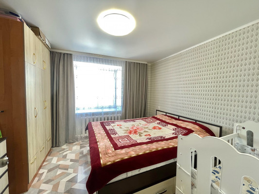 Продам двухкомнатную (2-комн.) квартиру, Большая ул, 171, Ишим г