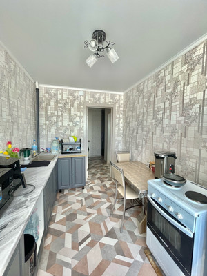 Продам двухкомнатную (2-комн.) квартиру, Большая ул, 171, Ишим г