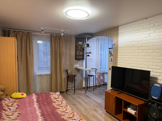 Продам трехкомнатную (3-комн.) квартиру, Крупской ул, 4, Симферополь г