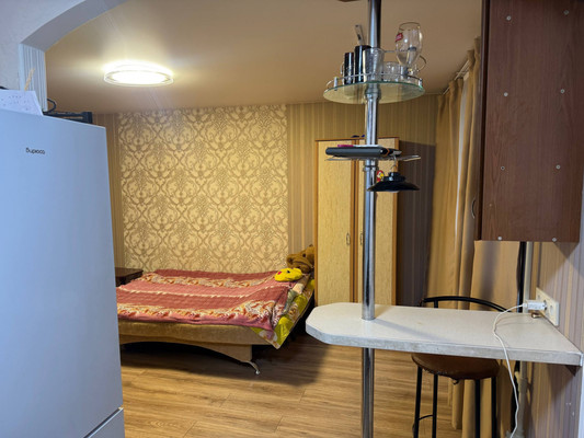 Продам трехкомнатную (3-комн.) квартиру, Крупской ул, 4, Симферополь г