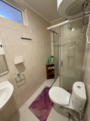 Продам трехкомнатную (3-комн.) квартиру, Крупской ул, 4, Симферополь г