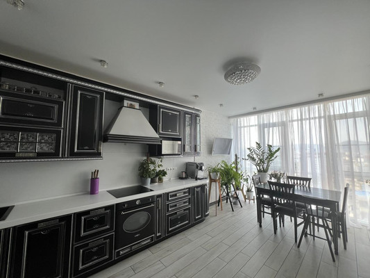 Продам трехкомнатную (3-комн.) квартиру, Пионерская ул, 23А, Новороссийск г