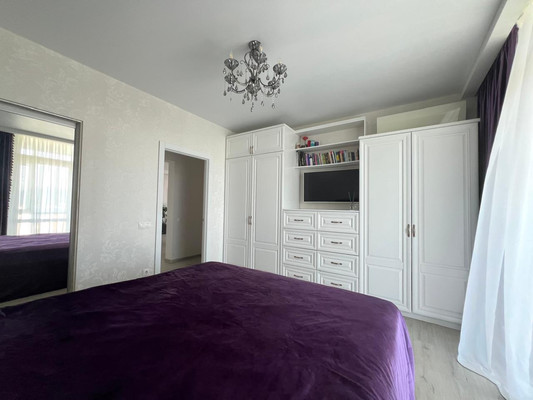 Продам трехкомнатную (3-комн.) квартиру, Пионерская ул, 23А, Новороссийск г