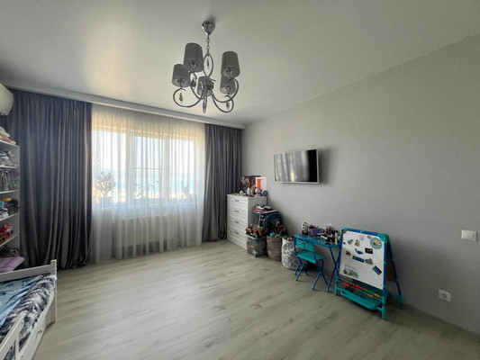 Продам трехкомнатную (3-комн.) квартиру, Пионерская ул, 23А, Новороссийск г