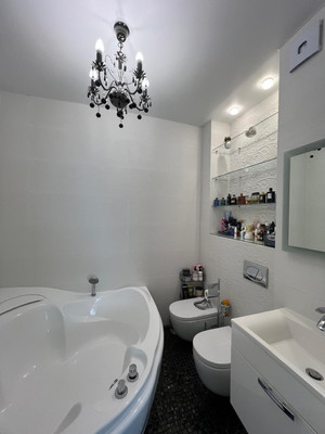 Продам трехкомнатную (3-комн.) квартиру, Пионерская ул, 23А, Новороссийск г