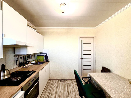 Продам многокомнатную квартиру, Обская ул, 3, Симферополь г