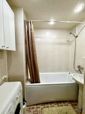 Продам многокомнатную квартиру, Обская ул, 3, Симферополь г