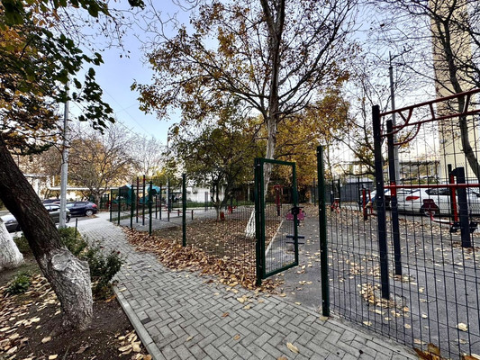 Продам многокомнатную квартиру, Обская ул, 3, Симферополь г