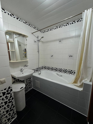 Продам двухкомнатную (2-комн.) квартиру, Донецкая ул, 10к1, Москва г