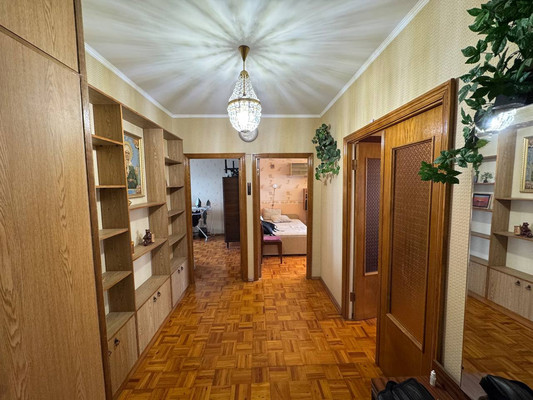 Продам трехкомнатную (3-комн.) квартиру, 3-е почтовое отделение ул, 7, Люберцы г