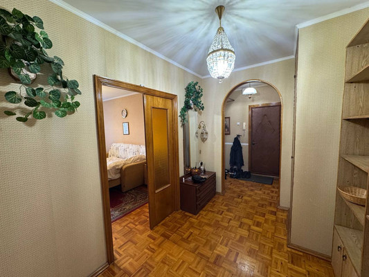 Продам трехкомнатную (3-комн.) квартиру, 3-е почтовое отделение ул, 7, Люберцы г